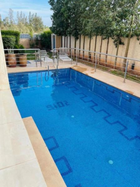 Villa moderne, piscine privée, 5 minutes du centre